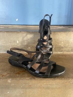 Natural Soul by Naturalizer Cadiva black criss cross strappy sandals